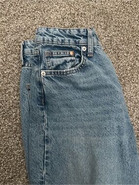 H&M Women's Straight-Leg Blue Denim Jeans